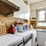 Royal Parisian Flat For Five